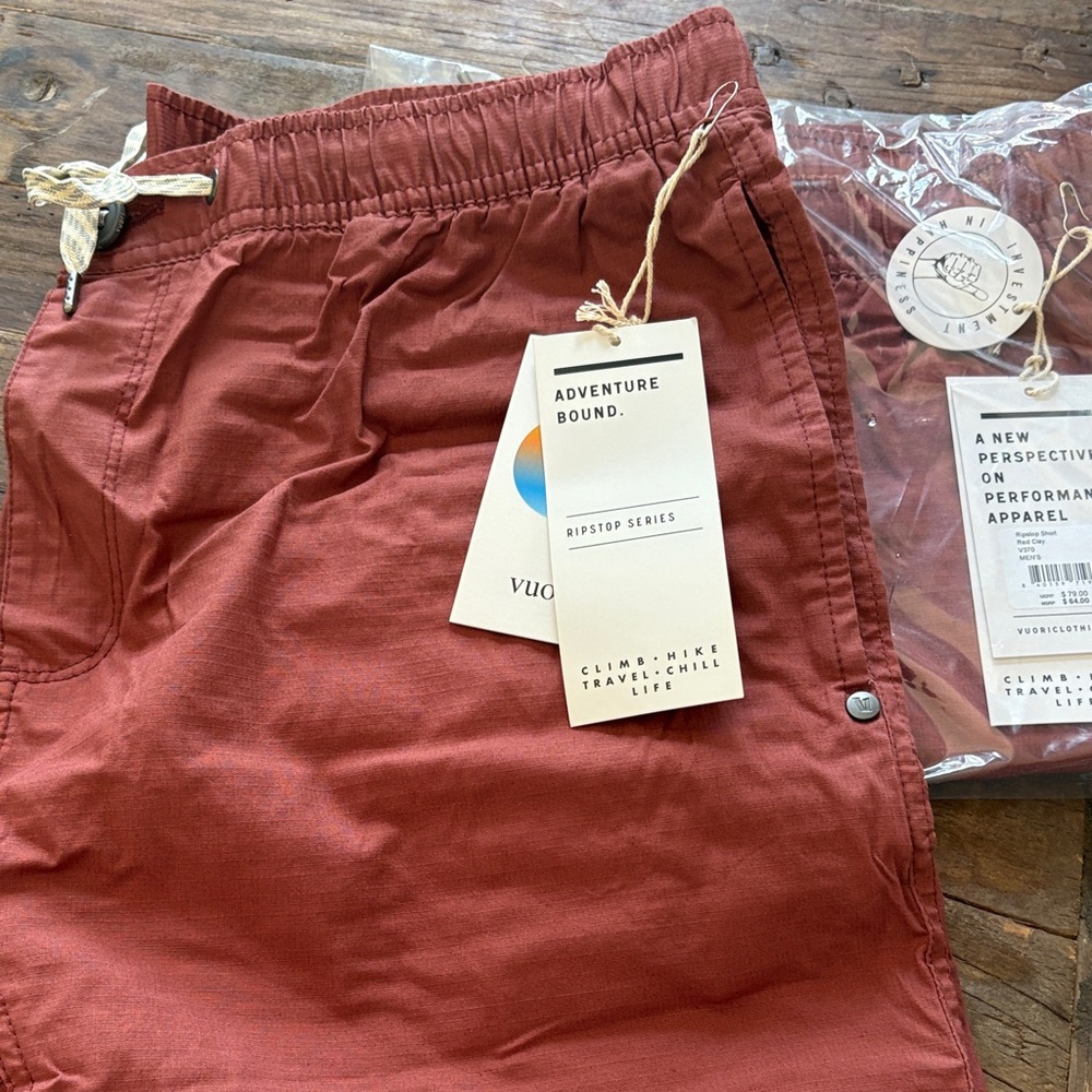 Vuori Ripstop shorts in XL. New with tags!